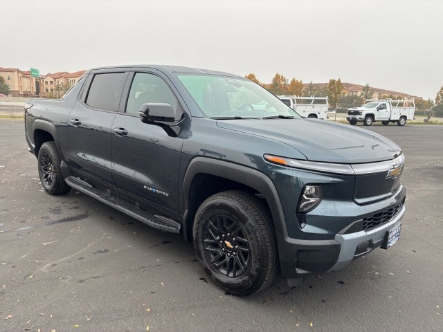 2026 Chevrolet Silverado EV LT's photo