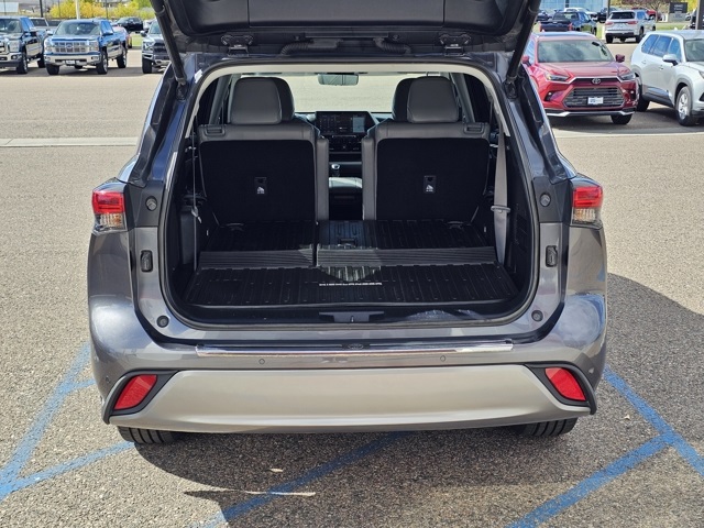2021 Toyota Highlander Hybrid Platinum photo 5