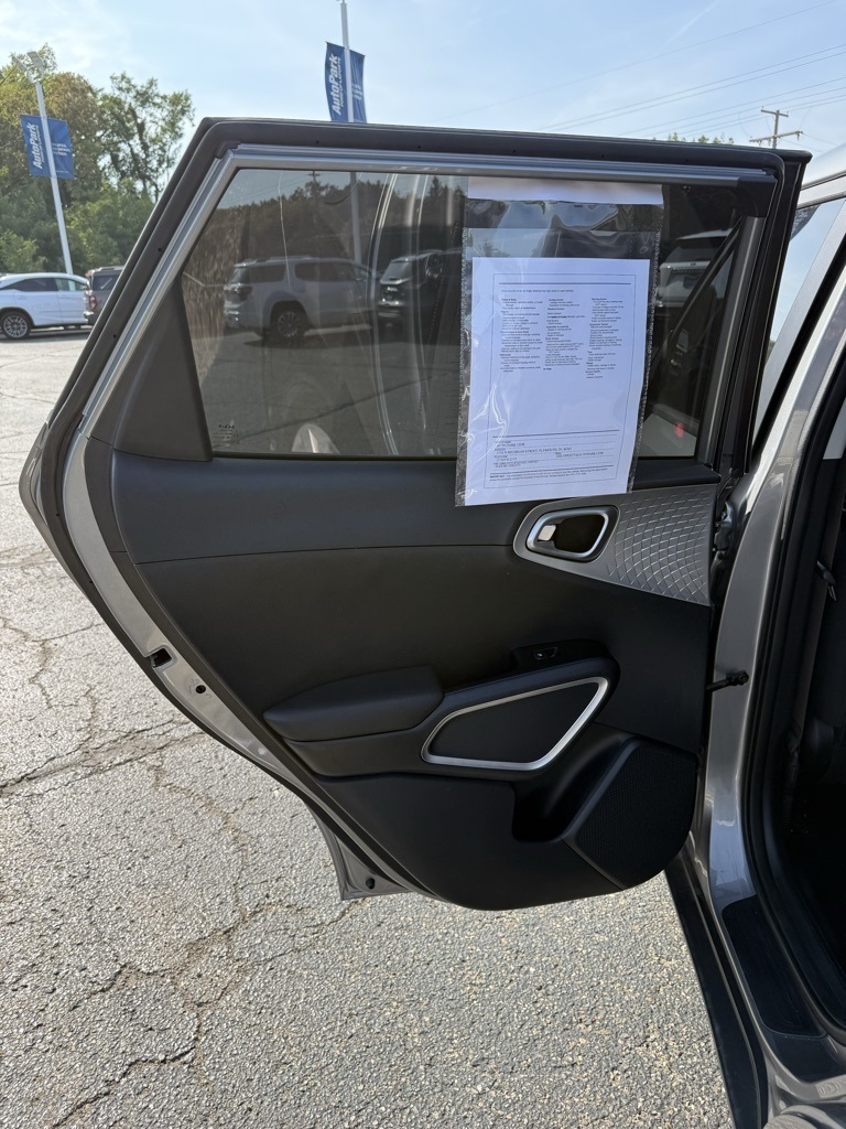2022 Kia Soul LX photo 14