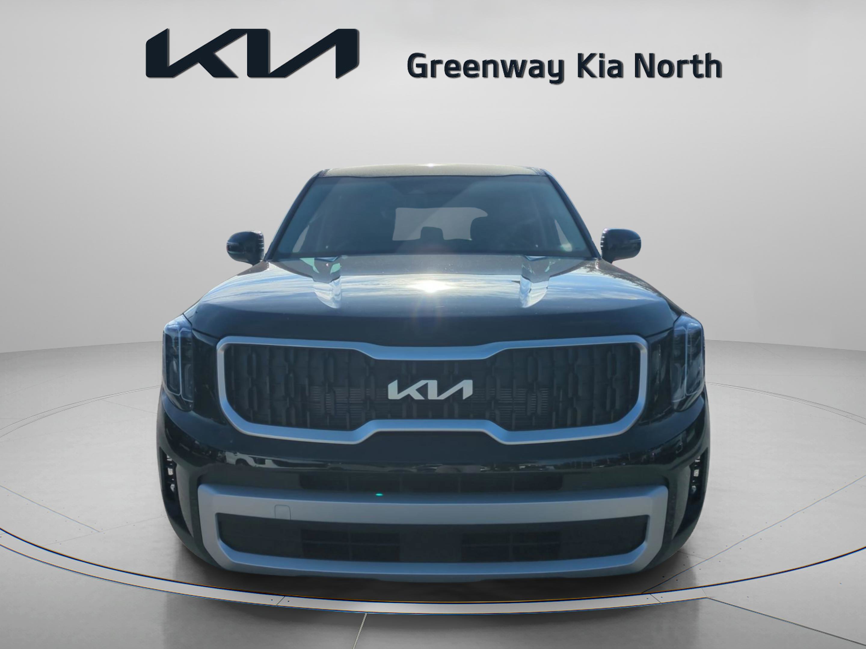 2025 Kia Telluride LX photo 3