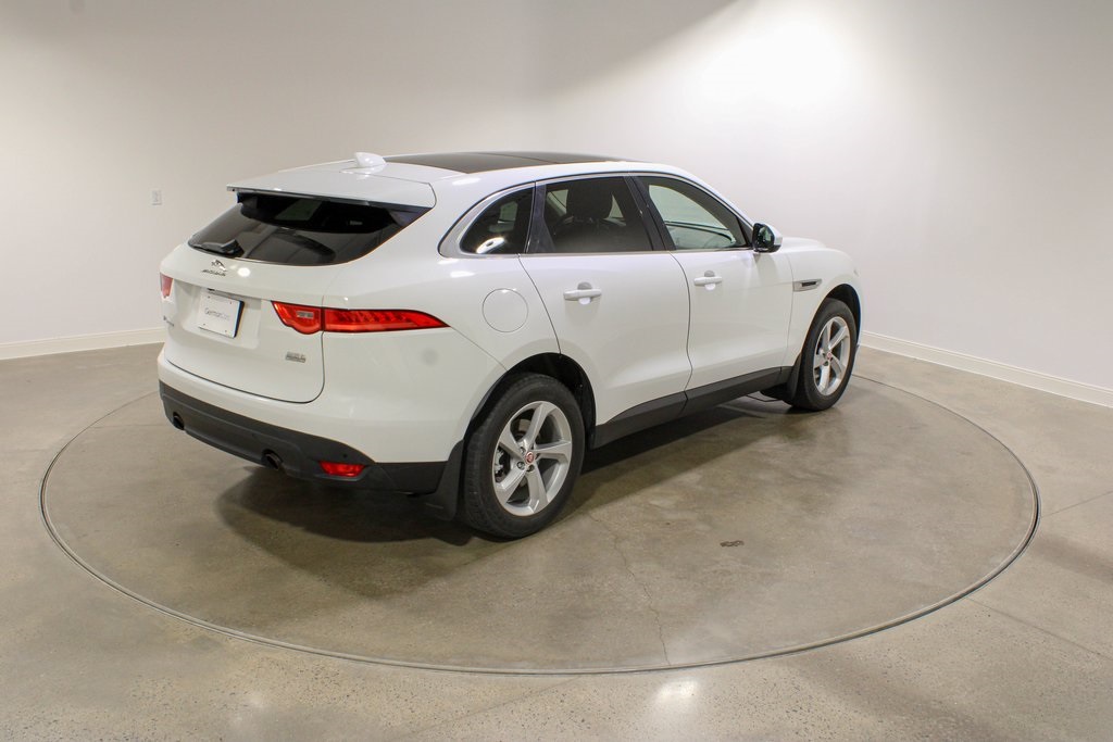 2019 Jaguar F-PACE Premium photo 4