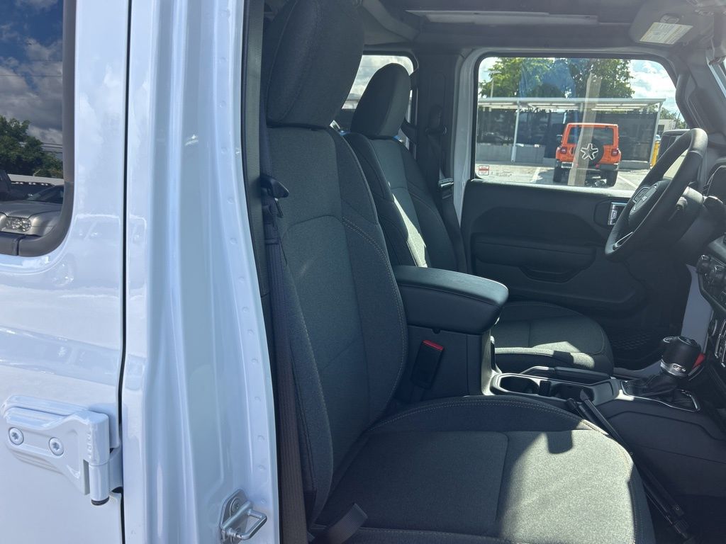 2025 Jeep Wrangler Sport S photo 23