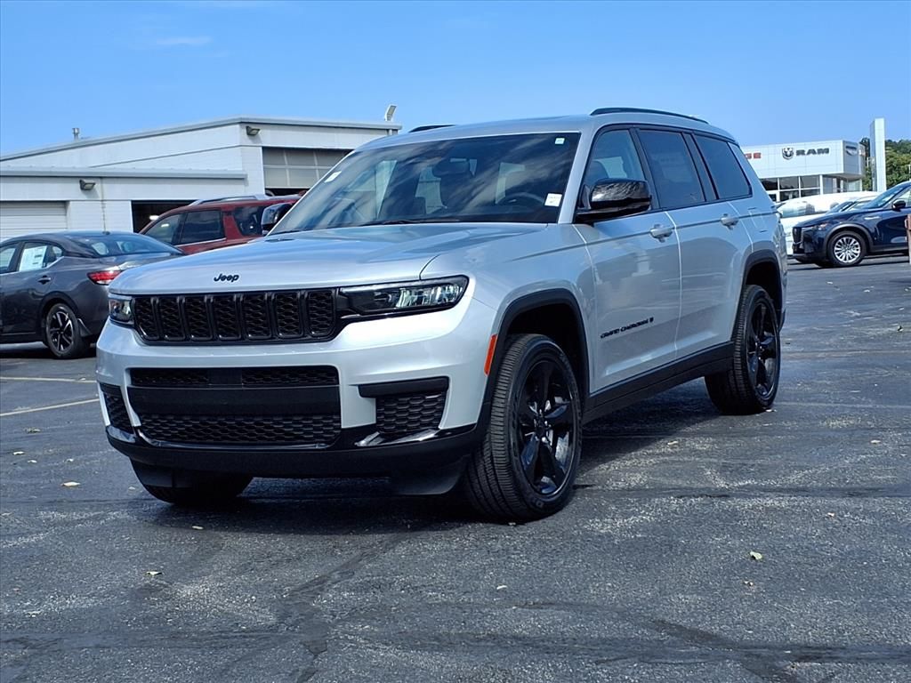 Used 2023 Jeep Grand Cherokee L Altitude with VIN 1C4RJKAG6P8799855 for sale in Kansas City