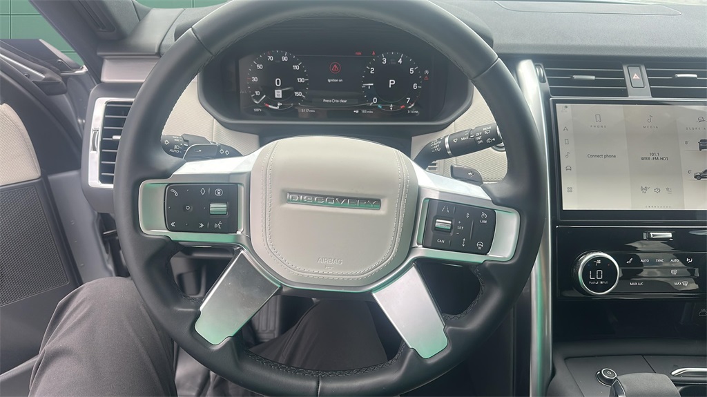 2024 Land Rover Discovery SE photo 6