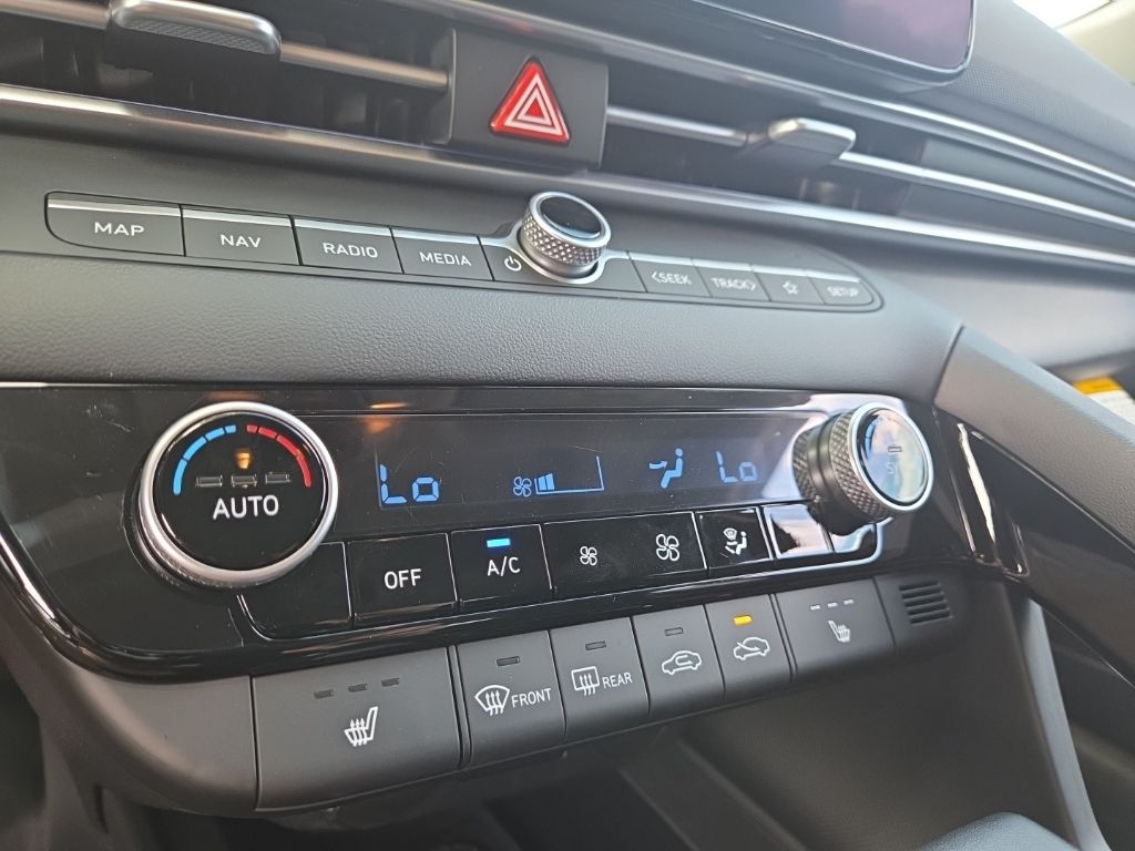 2024 Hyundai Elantra SEL Convenience photo 14