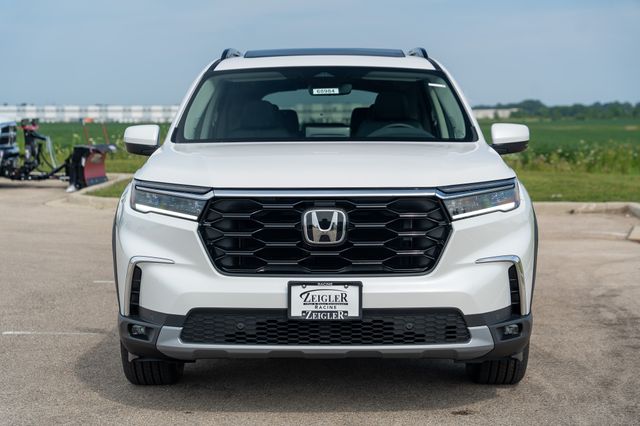 2025 Honda Pilot Touring photo 2