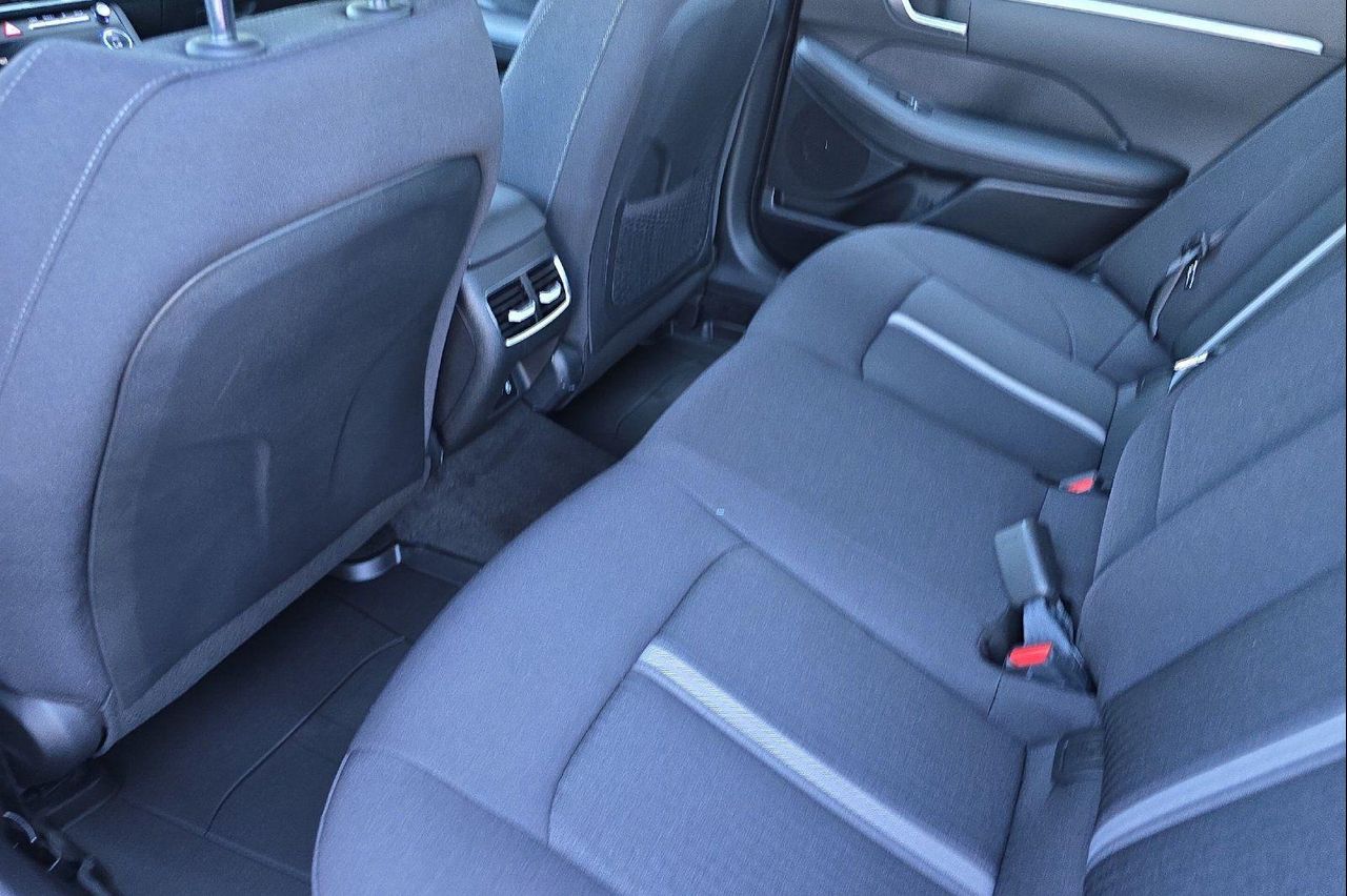 2025 Hyundai Sonata Hybrid SEL photo 11