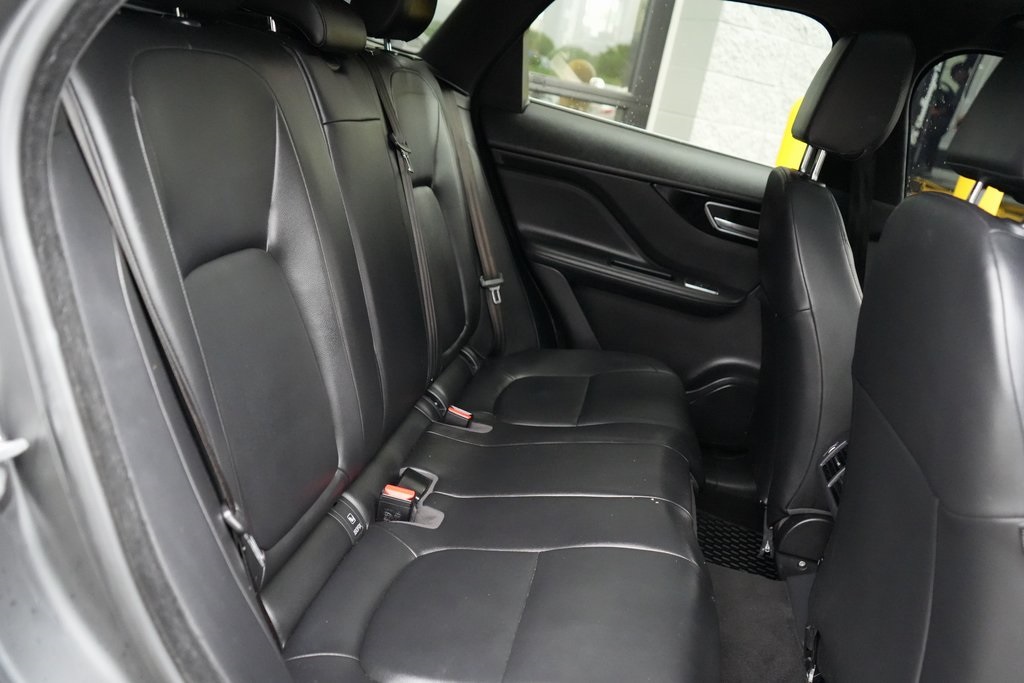 2020 Jaguar F-PACE Premium photo 34