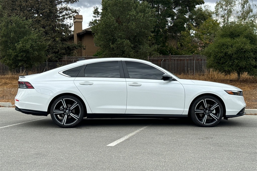 2023 Honda Accord Hybrid Sport photo 3