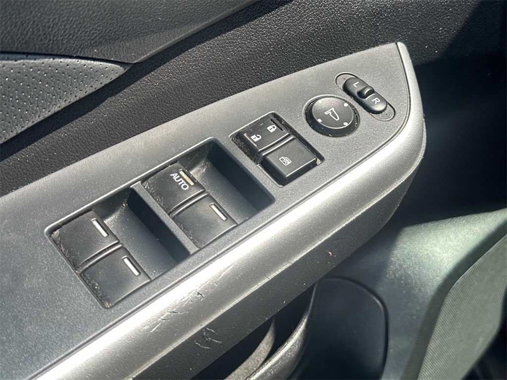2015 Honda CR-V Touring photo 30