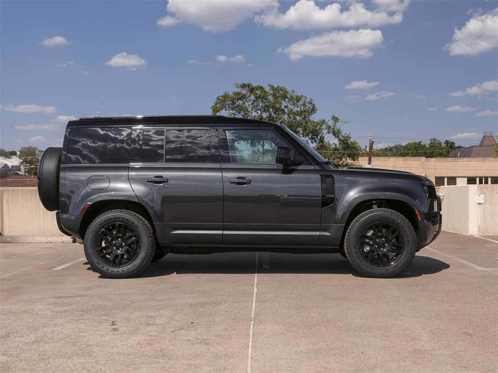 2026 Land Rover Defender 110 S photo 10