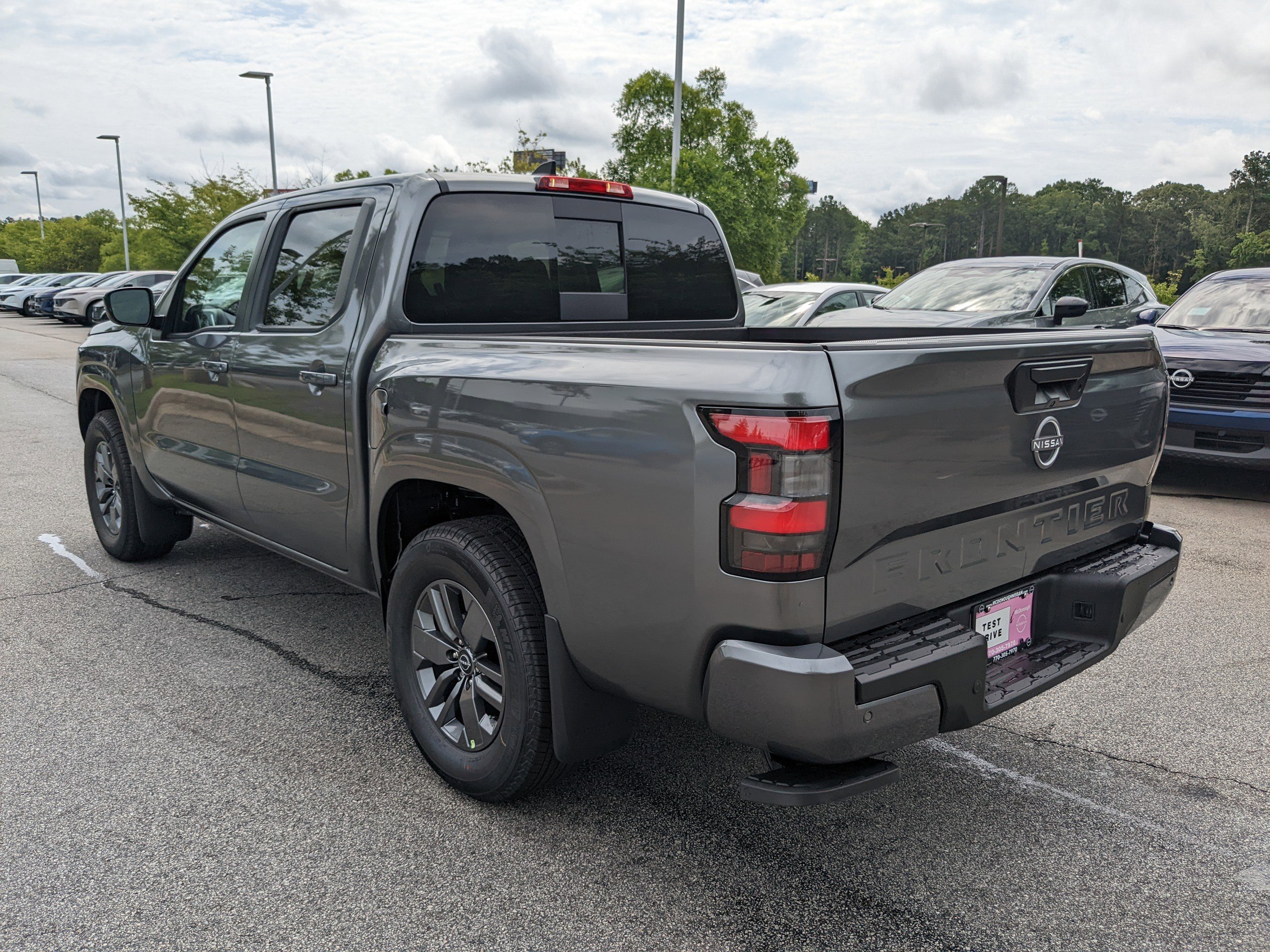 2025 Nissan Frontier SV photo 3