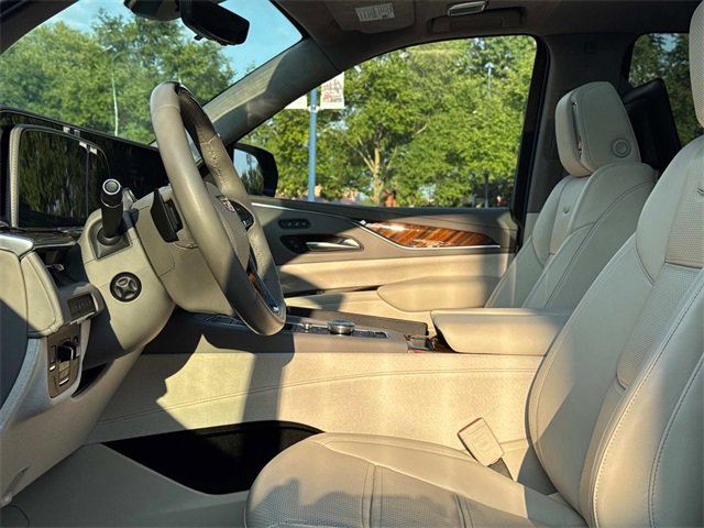 2024 Cadillac Escalade Premium Luxury Platinum photo 16