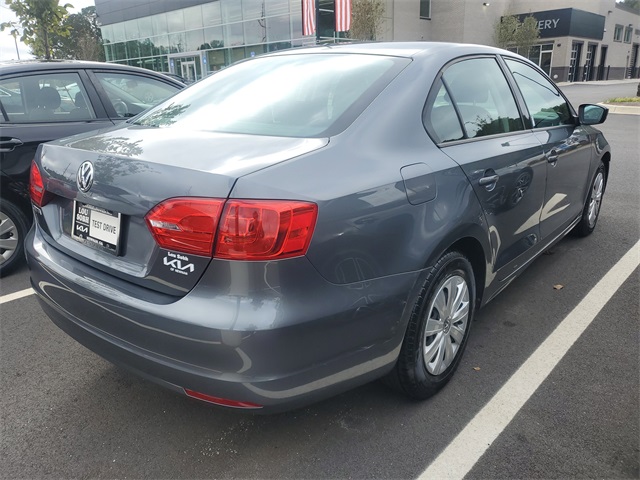 2013 Volkswagen Jetta 2.0 Base photo 2