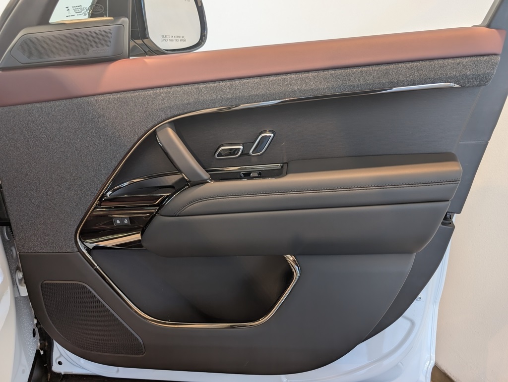 2025 Land Rover Range Rover Sport SE photo 26