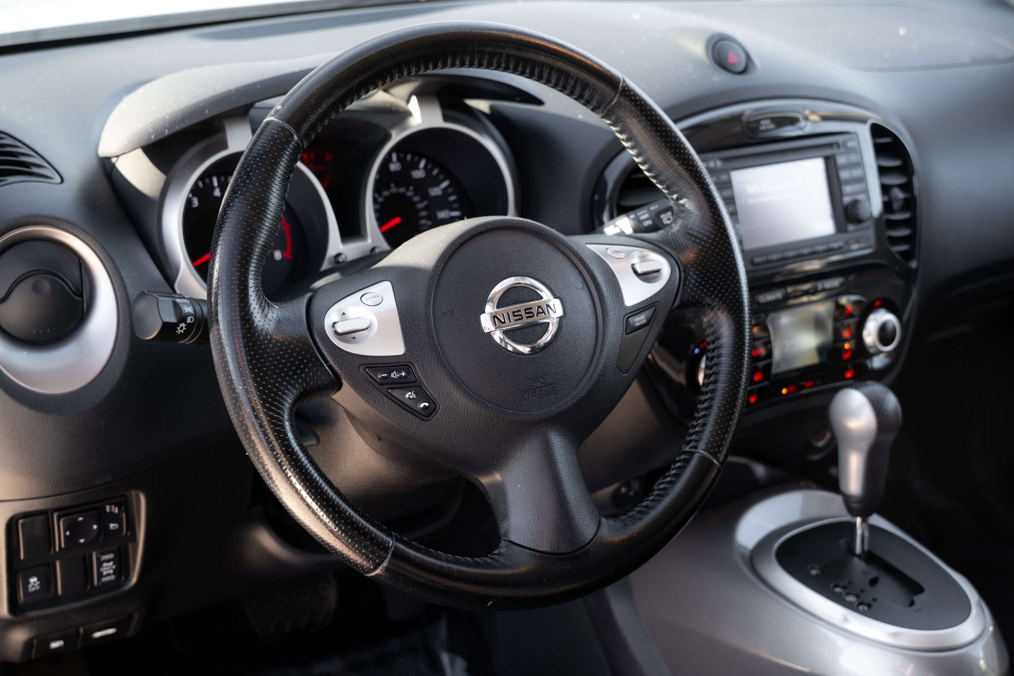 2013 Nissan Juke SL photo 4