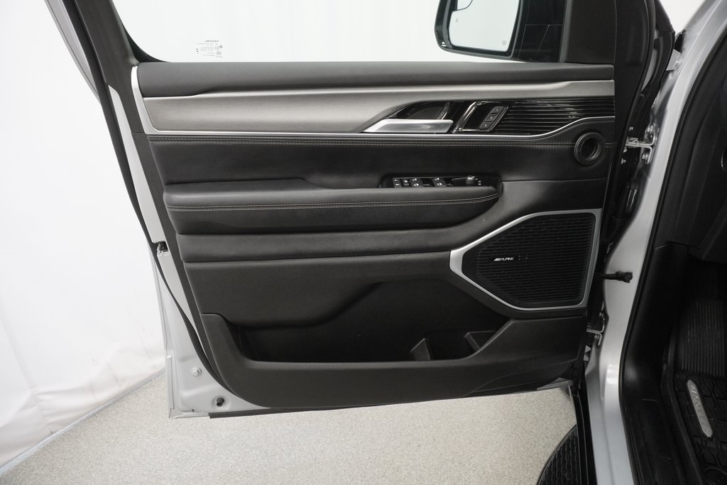 2024 Jeep Wagoneer Series II Carbide photo 30