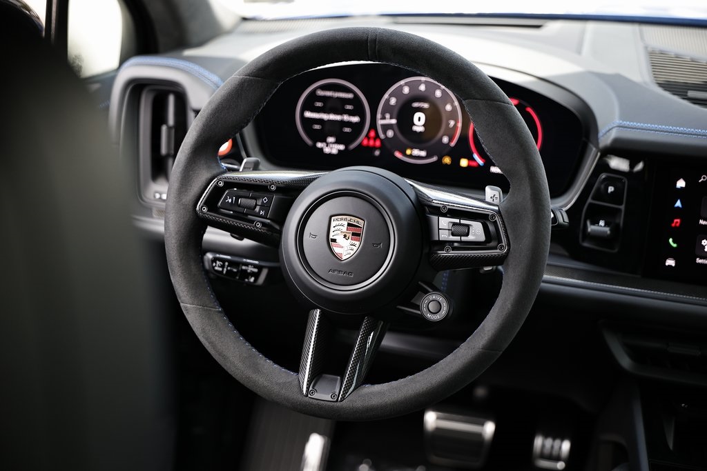 2025 Porsche Cayenne GTS photo 28