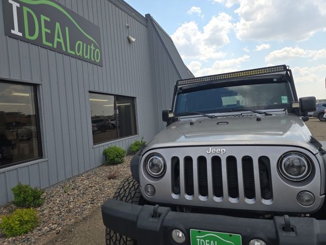 2014 Jeep Wrangler Rubicon photo 3