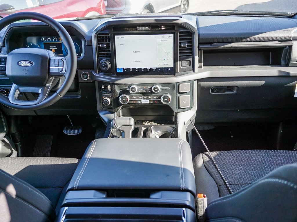 2025 Ford F-150 XLT photo 13