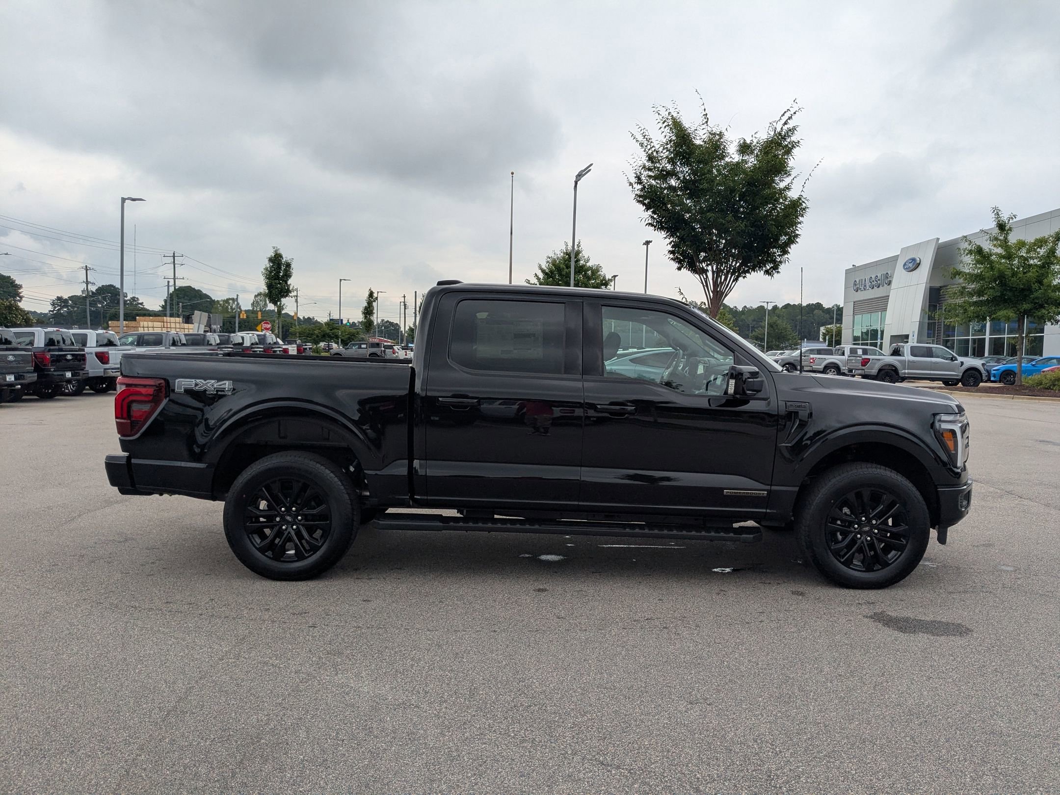 2025 Ford F-150 Lariat photo 6