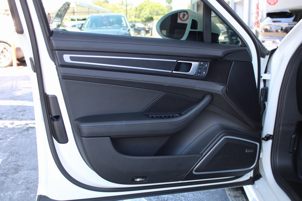 2023 Porsche Panamera 4 Platinum photo 22