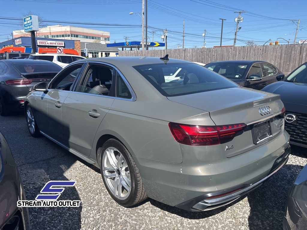 2023 Audi A4 45 S line Premium Plus photo 3