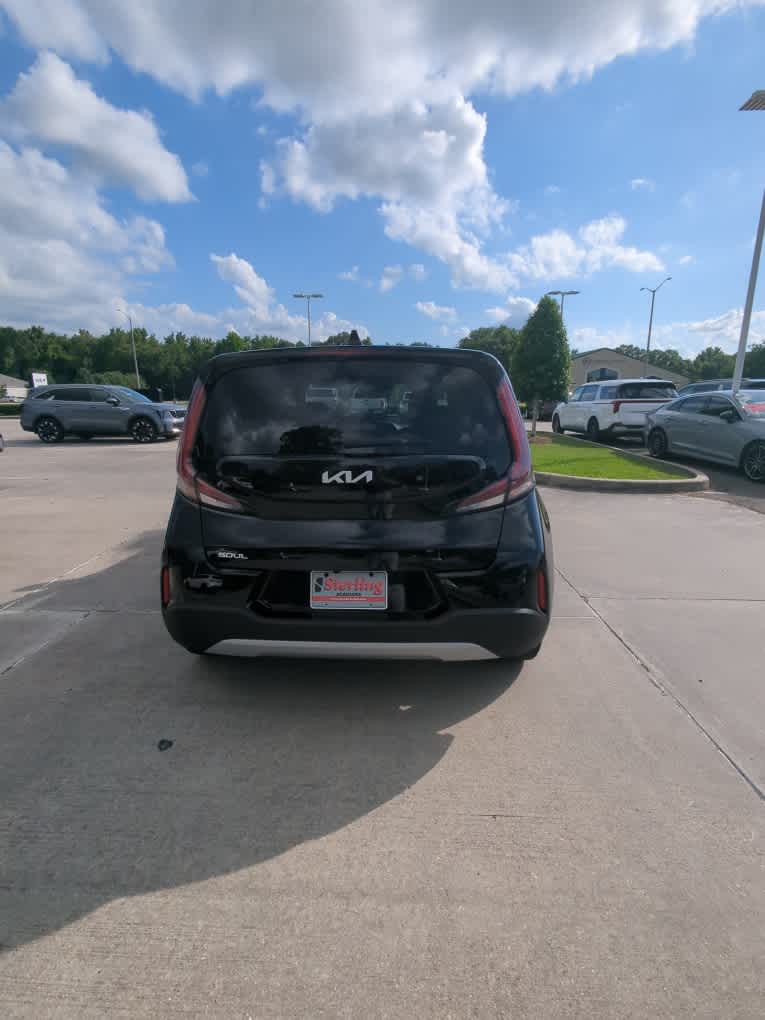 2023 Kia Soul LX photo 7