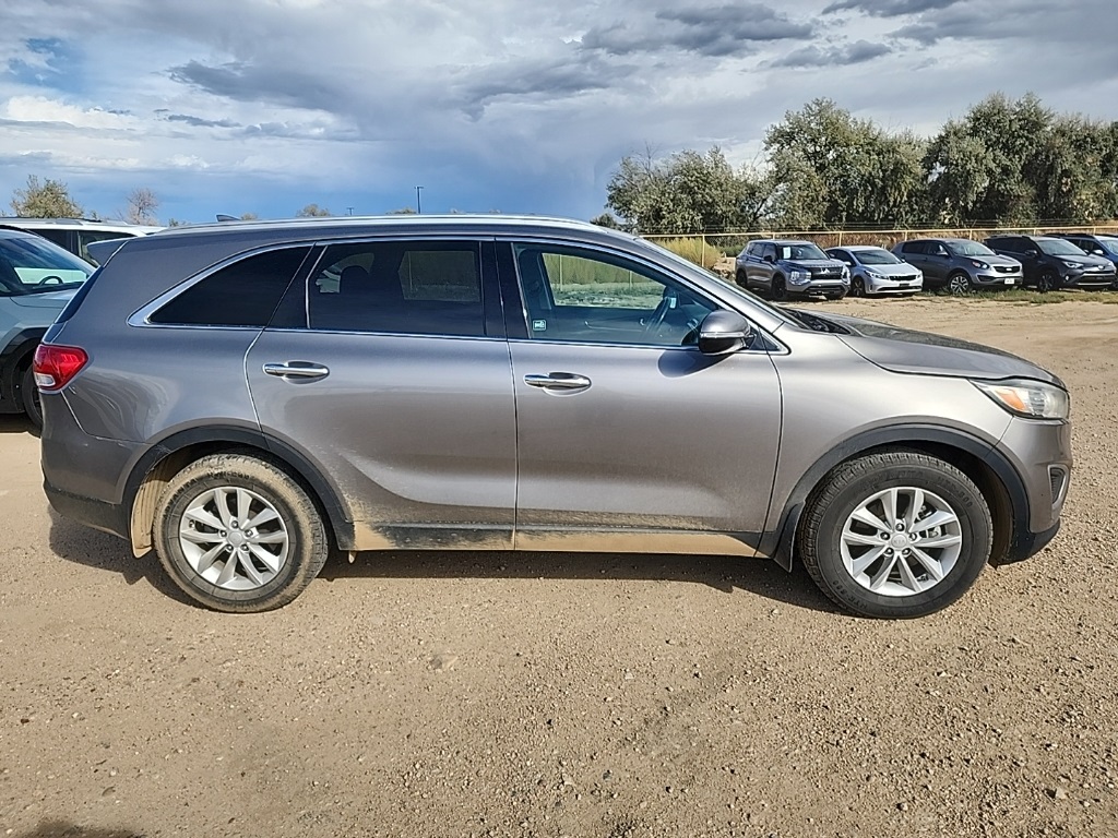 2017 Kia Sorento LX photo 6
