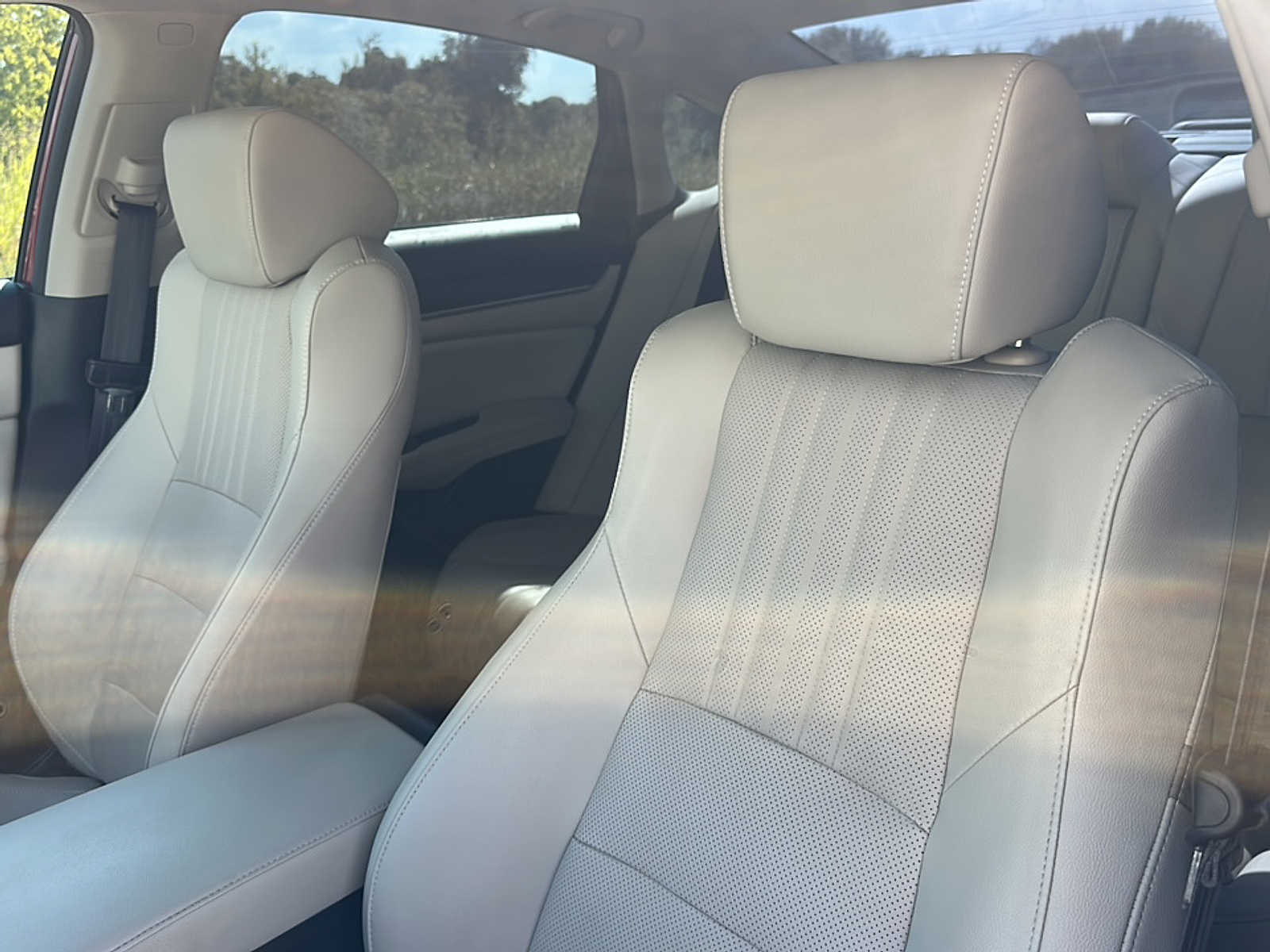 2018 Honda Accord Touring photo 3