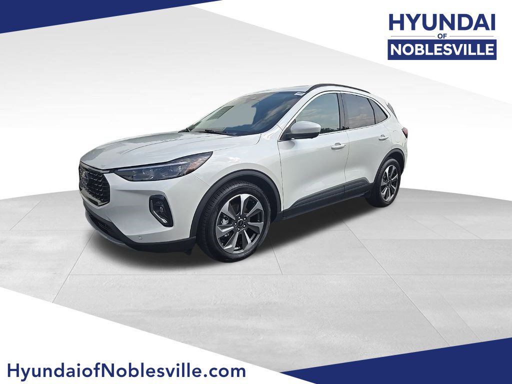 2023 Ford Escape Platinum's photo