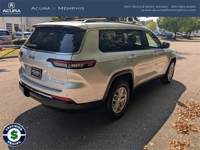 2023 Jeep Grand Cherokee Laredo photo 3