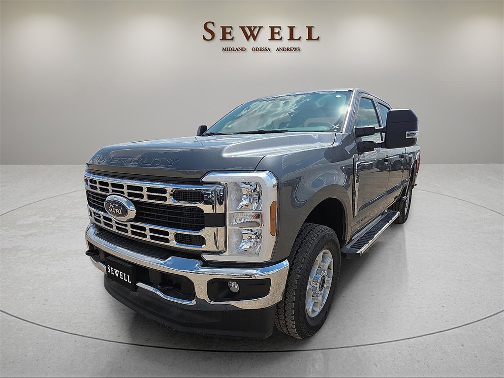 2025 Ford F-250 Super Duty XLT's photo