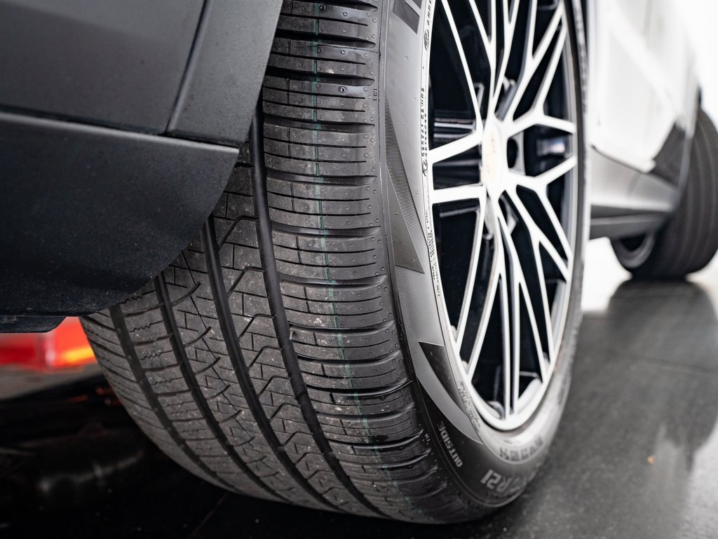 2024 Porsche Cayenne photo 37