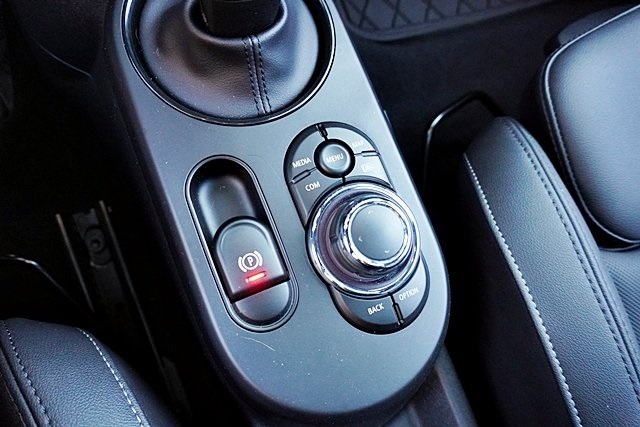 Used 2023 Silver MINI Base image 30