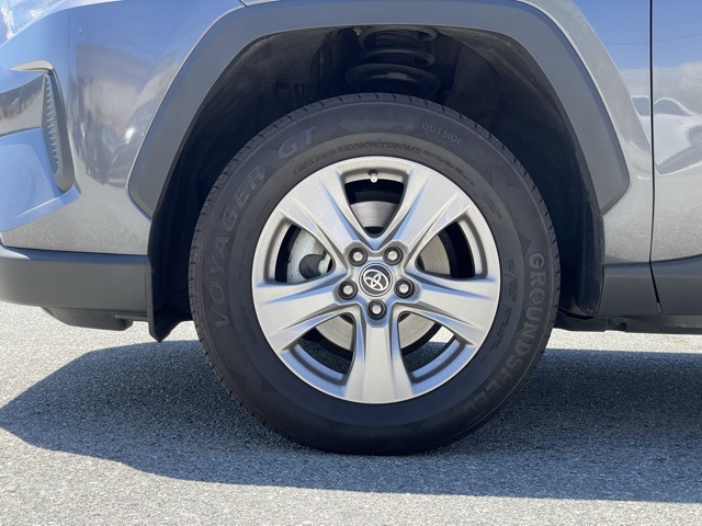 2022 Toyota RAV4 XLE photo 10