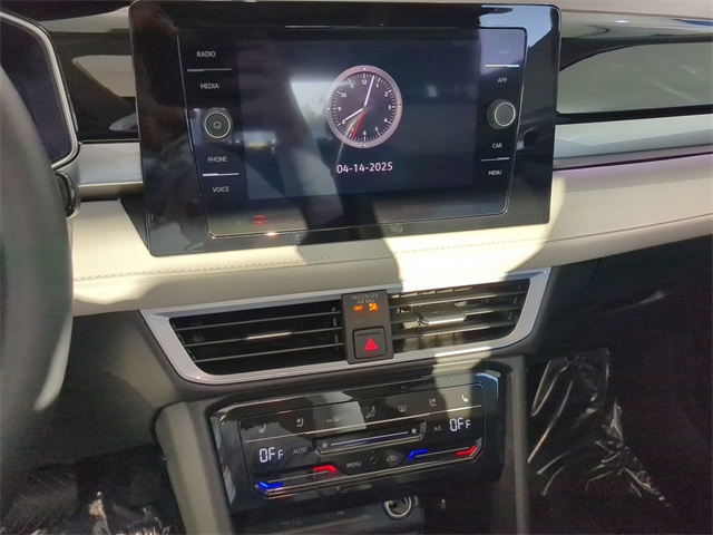 2025 Volkswagen Taos SEL photo 16