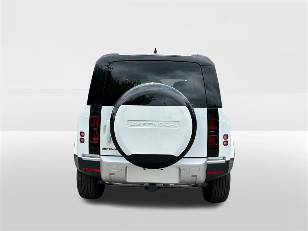2025 Land Rover Defender 110 S photo 3