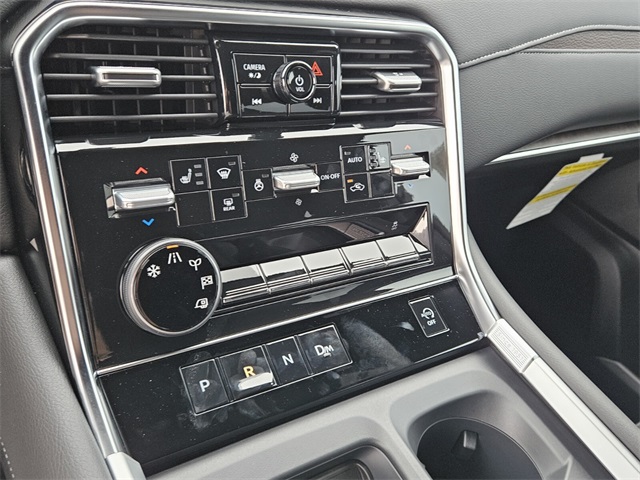 2025 Nissan Armada SL photo 21