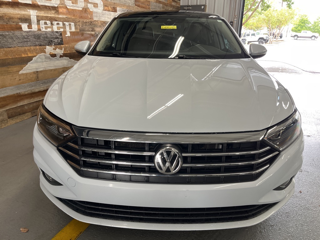 2019 Volkswagen Jetta SEL Premium photo 3