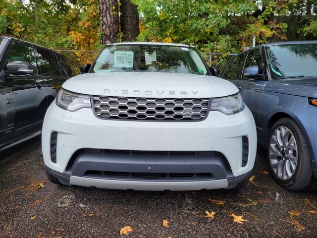 2024 Land Rover Discovery S photo 3
