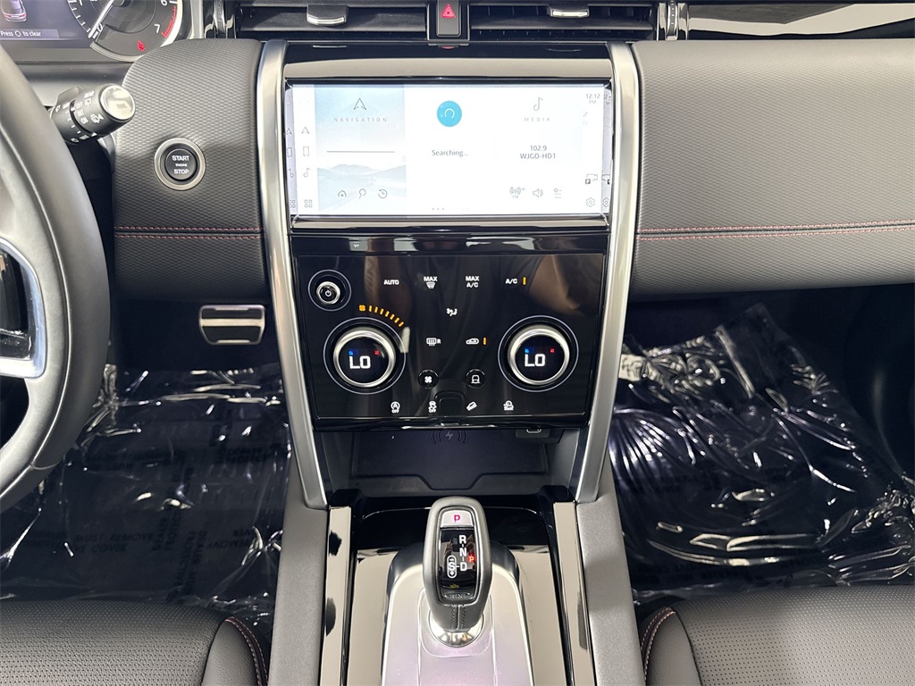 2023 Land Rover Discovery Sport SE R-Dynamic photo 17