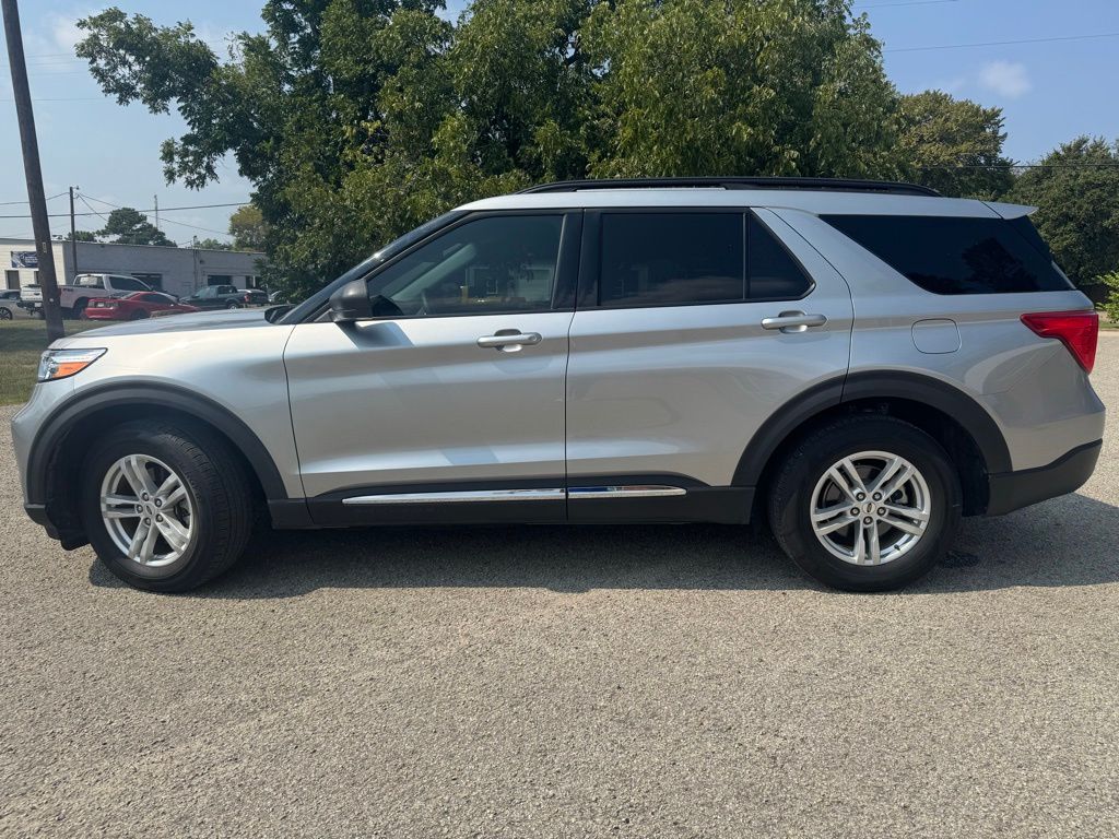 2023 Ford Explorer XLT photo 5