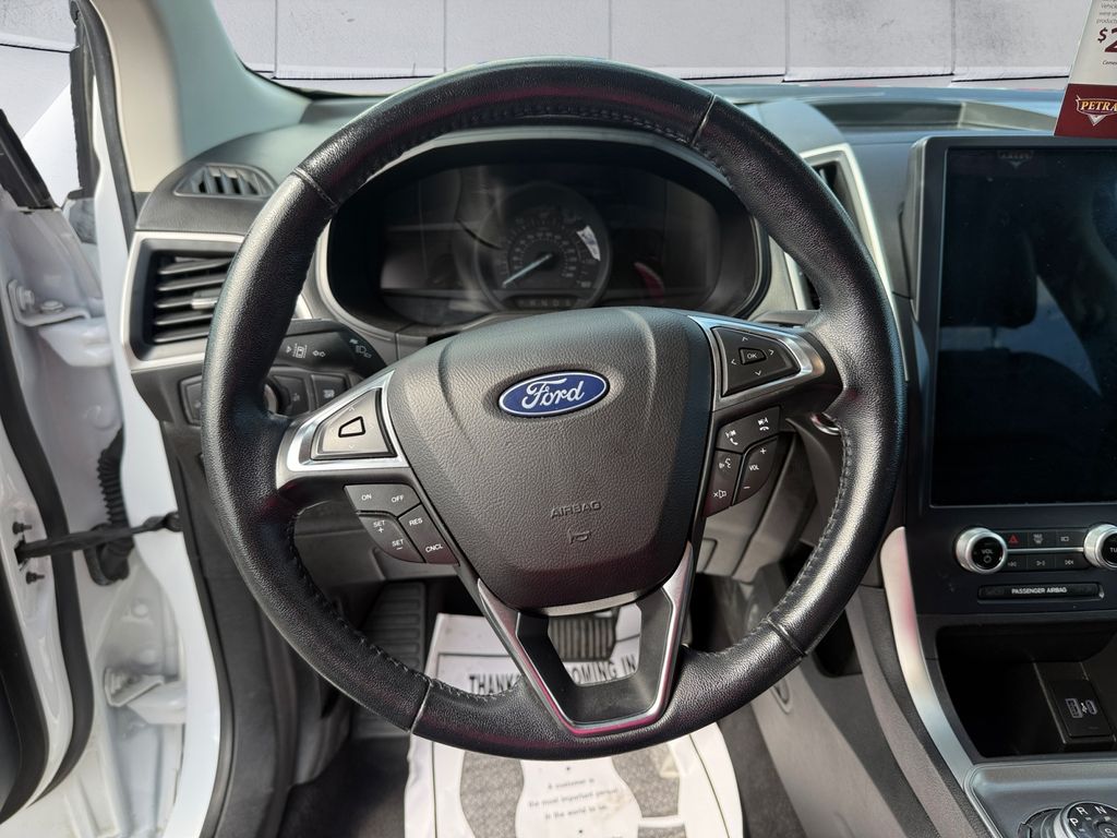 2023 Ford Edge SEL photo 9
