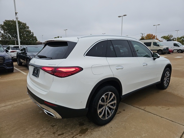 2026 Mercedes Benz GLC 300 4MATIC photo 2