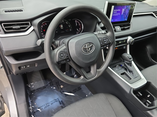 2024 Toyota RAV4 XLE photo 15