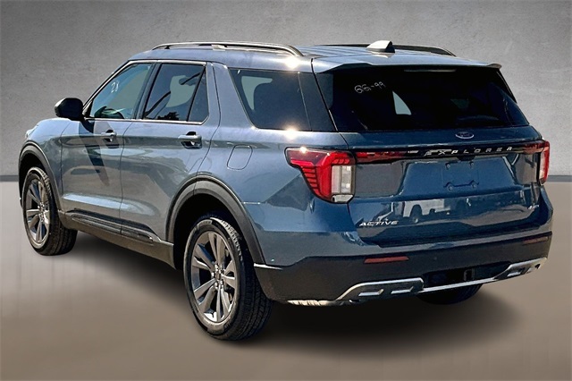 2026 Ford Explorer photo 3