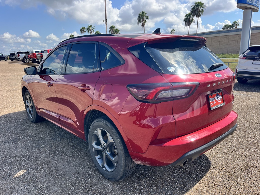 2023 Ford Escape ST-Line photo 4