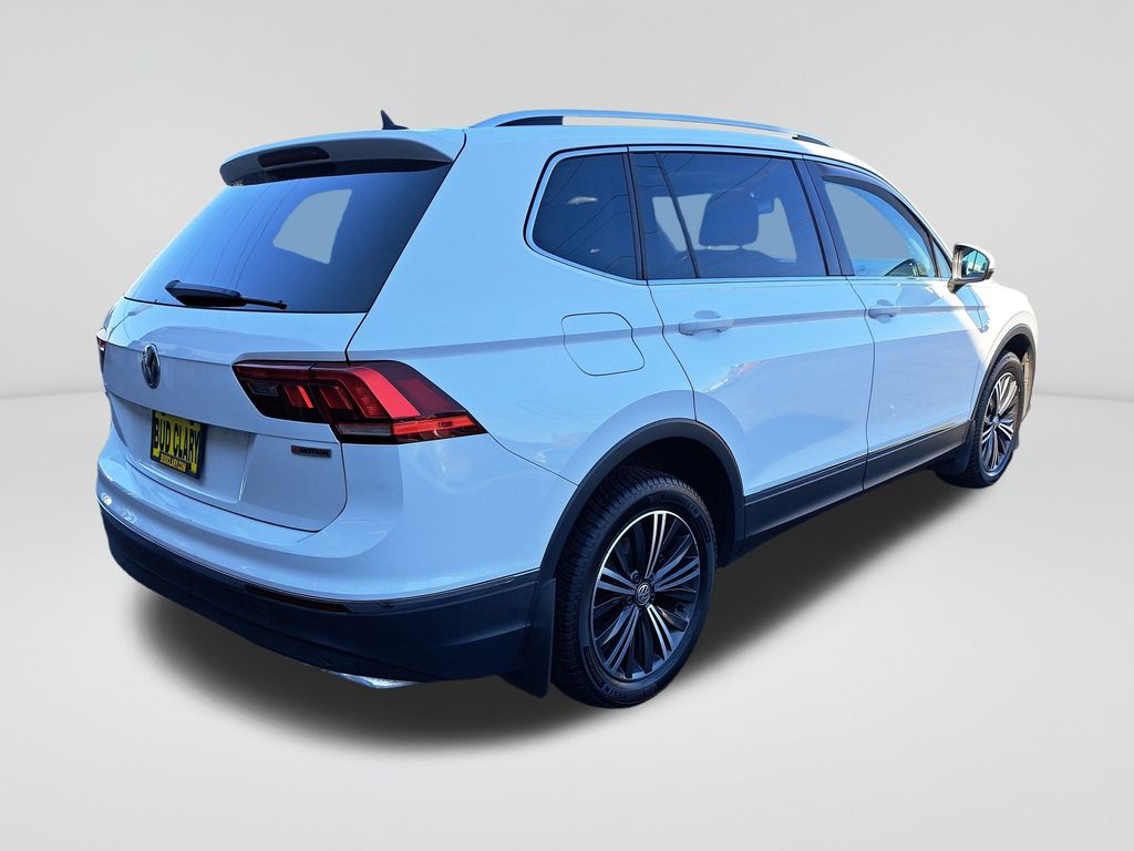 2019 Volkswagen Tiguan SEL photo 3