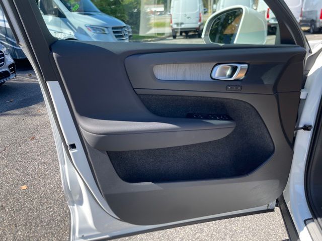 2022 Volvo XC40 T5 Inscription photo 20
